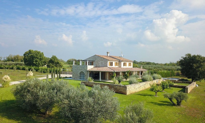 Finida Villa | Villa Katarina di Maladel