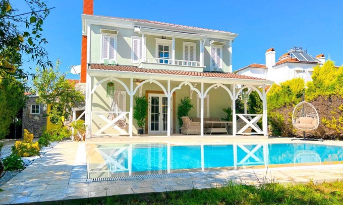 Fethiye City Center Villa | Villa kayi kottage 1.3 Km to Çaliş Beach vacation rental