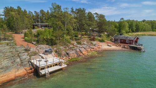 Lumparland Villa | Villa Kommodor