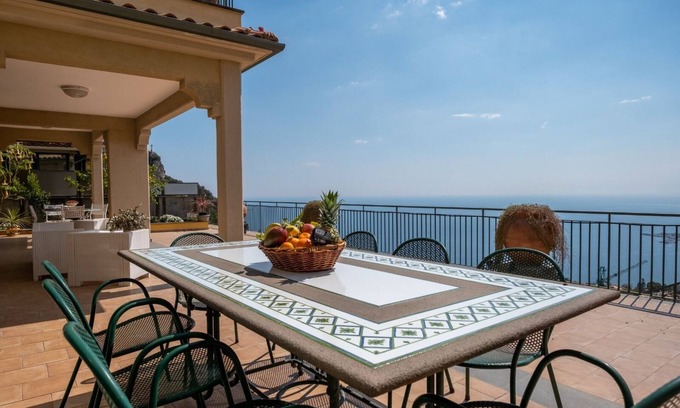 Taormina Villa | Villa La Gorgone - Sea View