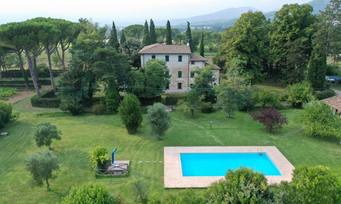 San Giustino Villa | Villa La Matra, private pool & large outdoor space. Perfect for families.