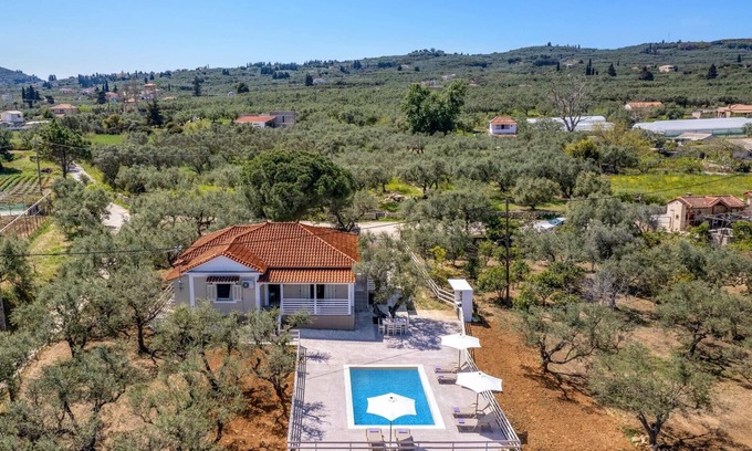 Drosia Villa | Villa La Onta by Villa Plus