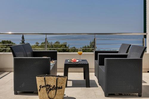 Bast Villa | Villa la Perla