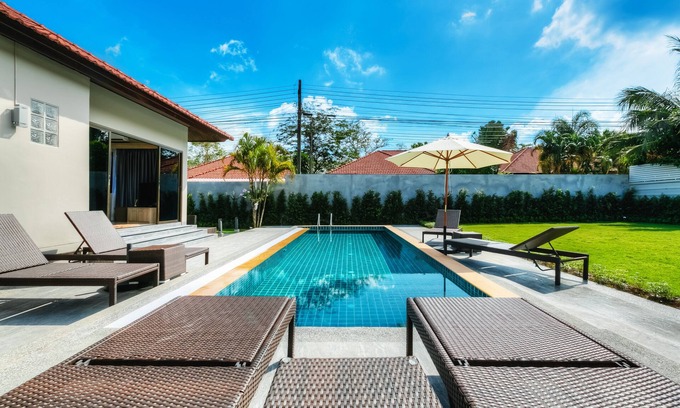 Cherngtalay Villa | Villa Laguna area (Sunchaya)