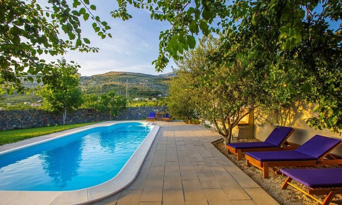 Tugare Villa | Villa Leandra near Omiš, private pool