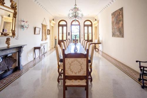 Mira Apartment | Villa Liberty Venezia -Jacuzzi and Gardens- Dimora Storica a soli 20km da Venezia