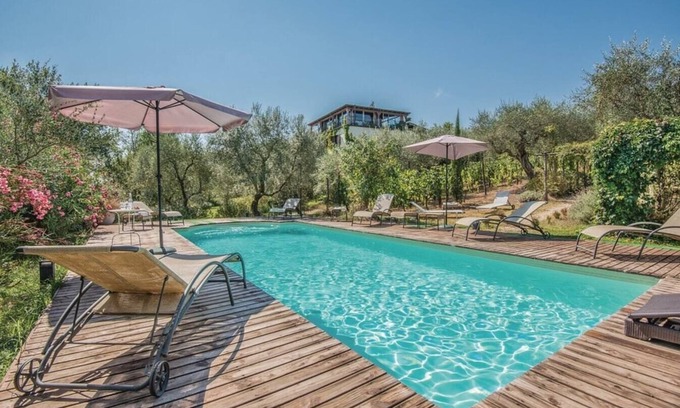 Vitorchiano Villa | Villa Lodovico - Independent farmhouse with pool