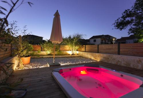 Murter Apartment | Villa Lojena, luxury studio with Jacuzzi id 112
