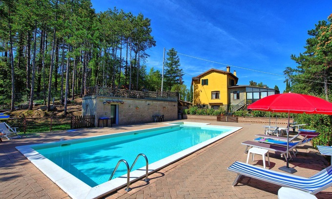 Scheggia Villa | Villa Lorenzo - Vacation Rental with private swimming pool in Valdichiana, Tuscany