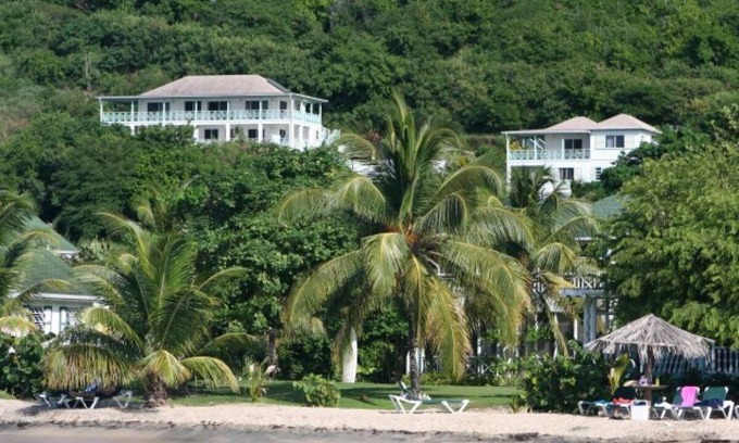 Oualie Bay Apartment | Villa Lower Calypso above the nicest beach on Nevis