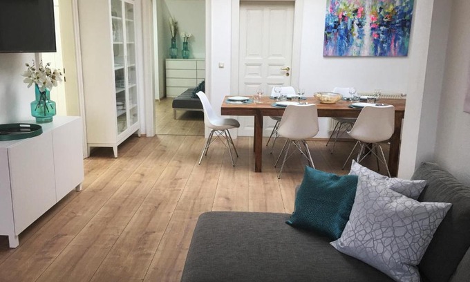 Plauen Apartment | Villa Ludwig Plauen -mit Klimaanlage-