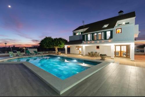 San Fulgencio Villa | VILLA LUNA (Piscina climatizada-BBQ-Wifi-Parking)