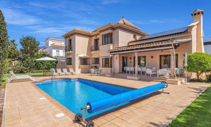 San Pedro de Alcantara Villa | Villa Magnolia