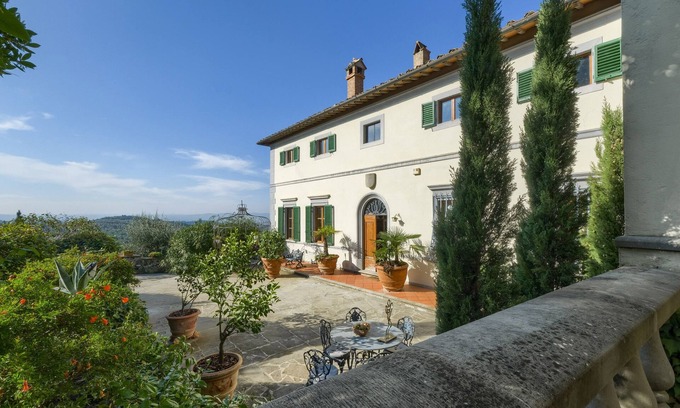 Sesto Fiorentino Villa | Villa Maria - relaxing getaway in the hills around Florence