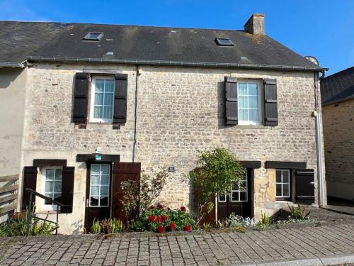 Saint-Laurent-sur-Mer House | Villa Marie