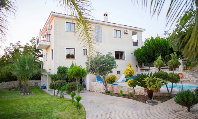Kathikas Villa | Villa Marina for rent in Kathikas,Paphos .Family friendly near Coral Bay.
