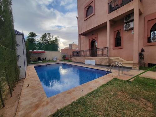 Menara Villa | Villa Marrakech Rimass - 6 Chambres Dont 5 Suites Luxe, Piscine Privee & Jardins