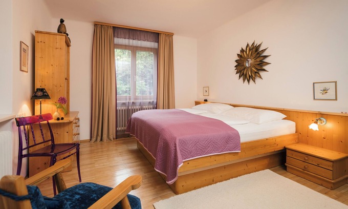 Innsbruck Apartment | Villa Marwa: Apartment Hortensia in the countryside, quiet, walking distance to the center 10 min.