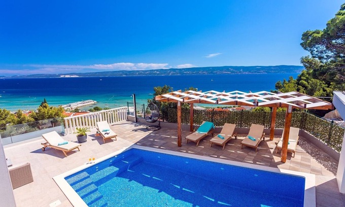 Duce Villa | Villa Matan with a private 28m2 pool, billiards, table tennis, darts, PS5, only 250m from the sandy beaches