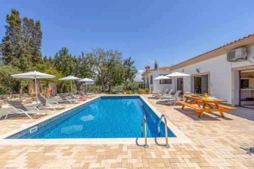 Latchi Villa | Villa Meadowlands