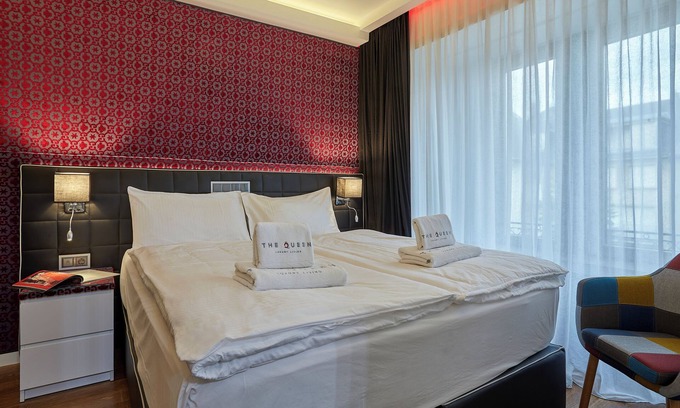 Hollerich Apartment | Villa Medici 11 One-Bedroom Apartment (4 Adults)