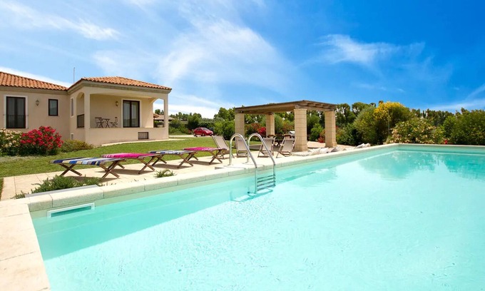 Santa Maria La Palma Villa | Villa Melisandre in Alghero: Private Pool, unlimited WiFi, Air Conditioning