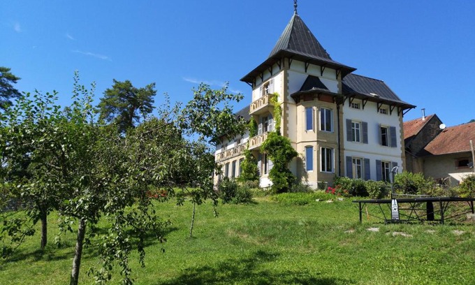 Mouthier-Haute-Pierre House | Villa Meyriem