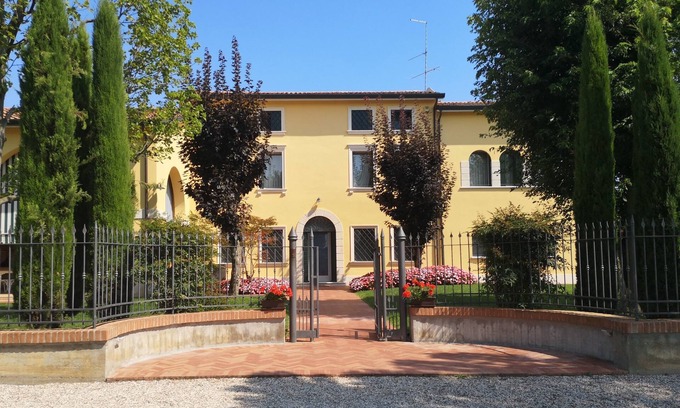 Cavalcaselle House | Villa Montenero