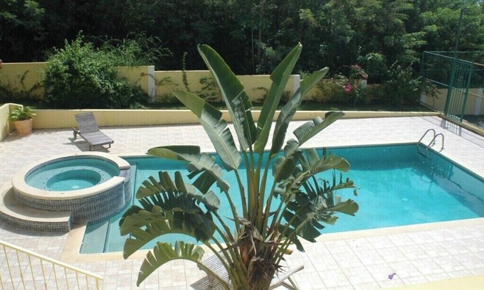 Lambeau Villa | Villa Motts