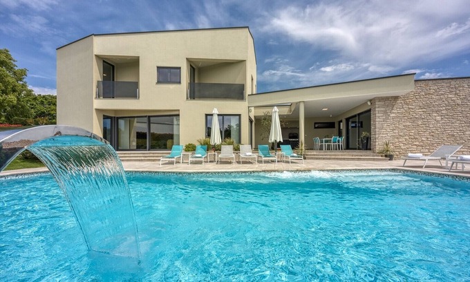 Kringa Villa | Villa Nada-Pool, Sauna and Whirlpool
