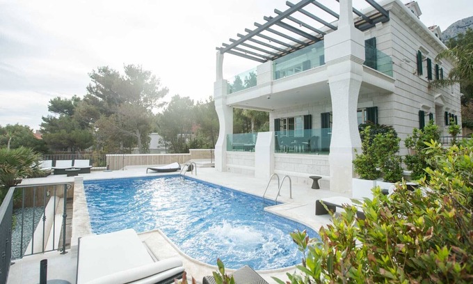 Sveta Nedjelja Villa | Villa Nedilja WaterFront - 5 Bedroom Villa - Sauna and Spa Room - Gym - Jacuzzi
