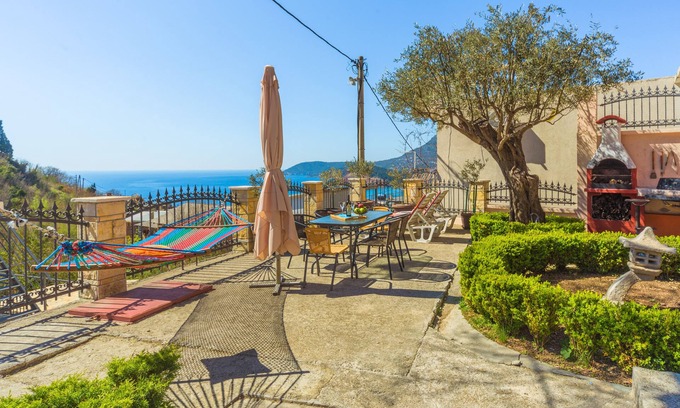 Sutomore Apartment | Villa Nena - Spacious Apartment in Peaceful Location