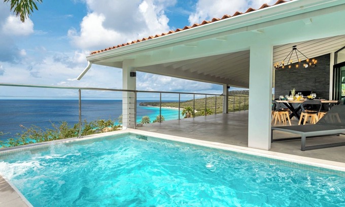 Bisento Villa | Villa Neshi, Spacious 5-bedroom villa in charming Cas Abou Resort with AC, WiFi