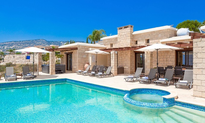 Peyia Town Villa | VILLA NIKKI 6 Guest Rooms, Infinity Pool, Amazing Sea & Mountain Views!