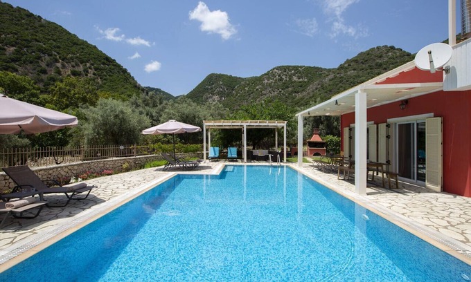 Nidri Villa | Villa Niriides-Private secluded villa w/t big swimming pool
