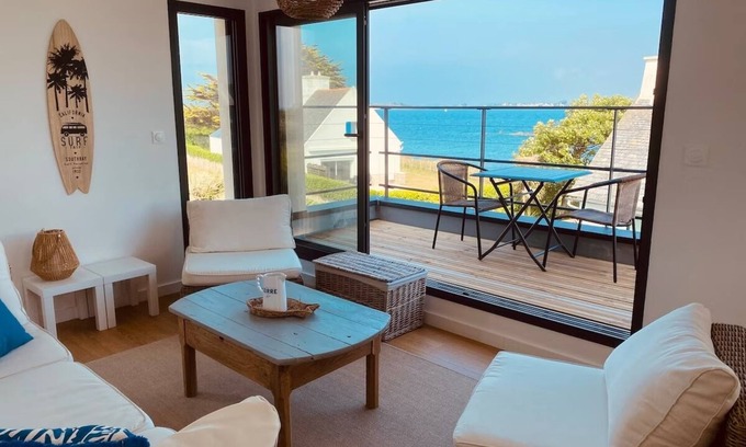 Berven House | Villa Nodeven, sea view, 50 metres from the beach