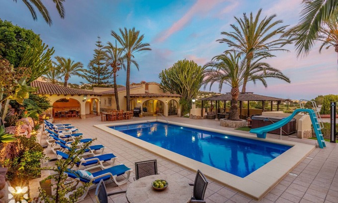 La Sabatera Villa | Villa OHANA by Abahana Villas