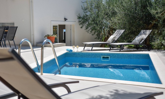 Pisak Villa | Villa OLIVE TREE with Heated Pool, Sea View & Close to the beaches