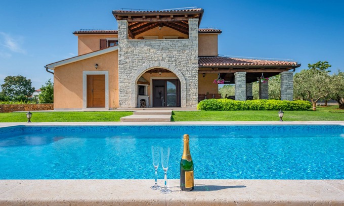 Filipana Villa | Villa Oliveta - Relaxing Family Getaway on 23,000 m2 Property with Olive Trees