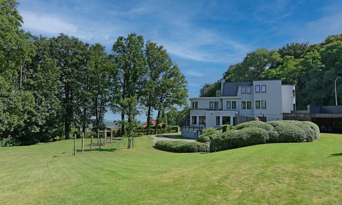 Kluisbergen House | Villa on estate with sauna and views