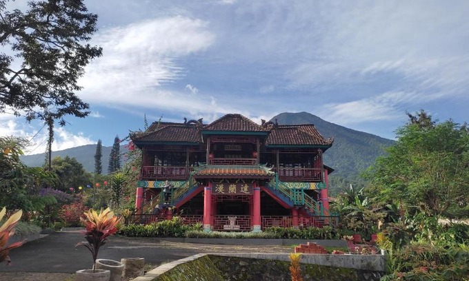 Cilobak Hotel | Villa Oriental Curug Nangka