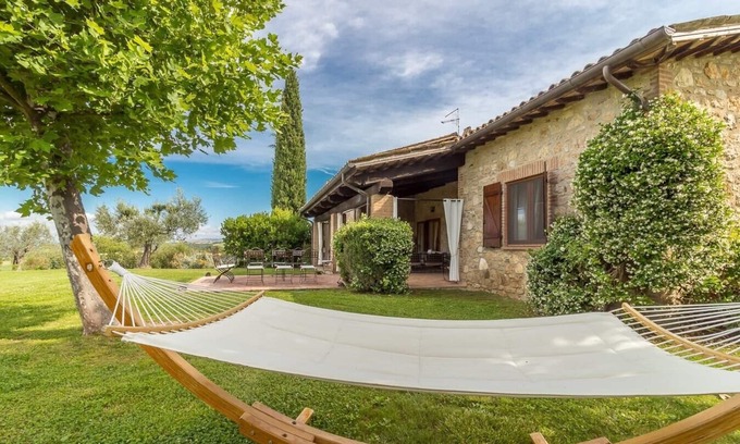 Guardea Villa | Villa Orvieto - private villa with tennis and pool