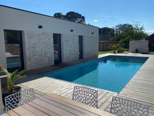 Guingamp Villa | VILLA Pablo