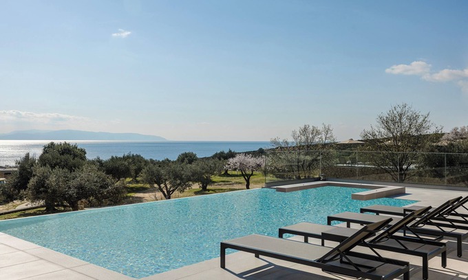 Karavados Villa | Villa Palazzo di Agathera Kefaloniaprivatevillas