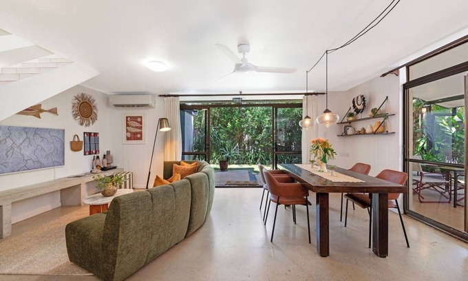 Fannie Bay House | Villa Palma A Leafy Chic Retreat by the Foreshore