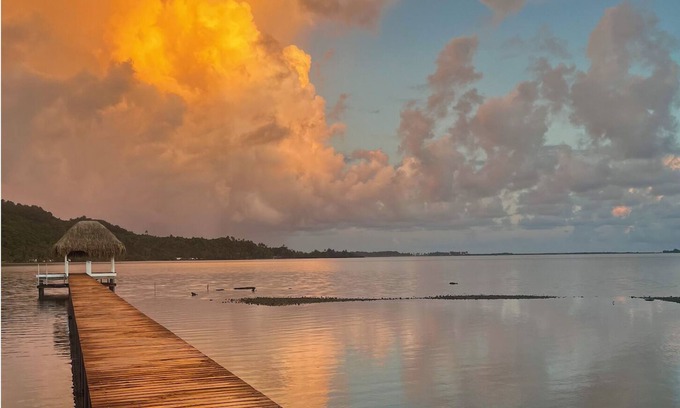 Bora Bora House | Villa PAORIE by the sea in Bora Bora House and garden with private pontoon.