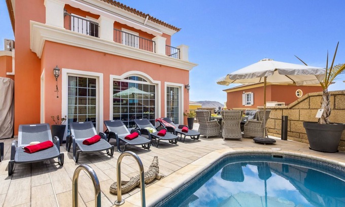 Chayofa Villa | Villa Paris by Villa Plus