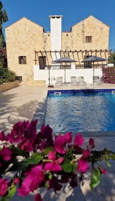 Douliana Villa | Villa Penelope Luxury Retreat with Pool & Sea View in Crete