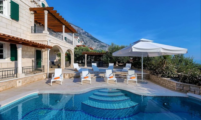 Zelenka Villa | Villa Petra with pool