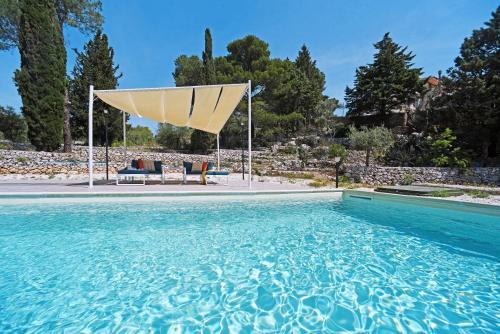 Chiusa Cavalli Villa | Villa Pica by PosarelliVillas